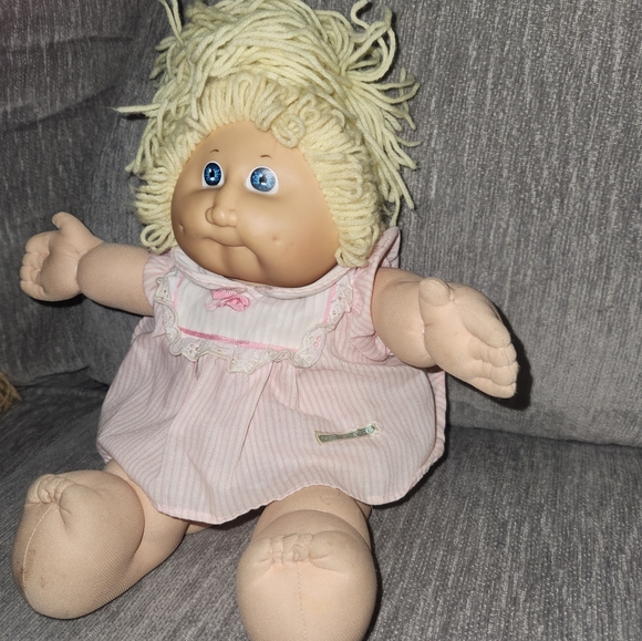 Vintage Cabbage Patch Kid Blonde Yarn Hair Green Eyes 1978,1982 - Picture 14 of 16